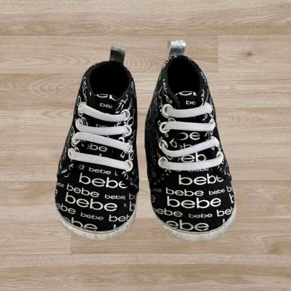 bebe Baby Crib Sneakers Size‎ 2 (3-6 months) - Picture 1 of 11